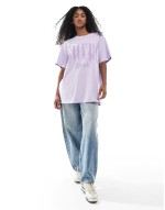 oversized t-shirt with front print in lilac