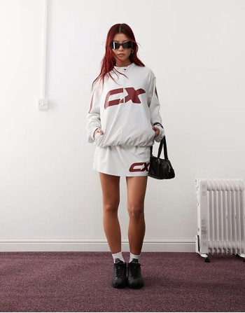 low rise sporty mini skirt in grey
